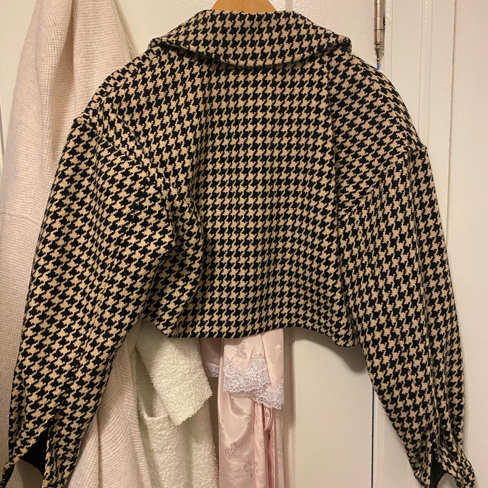 Houndstooth cropped blazer jacket with lapel - Picture 6 of 7